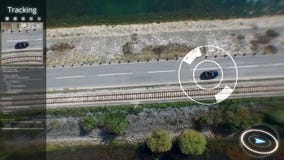 Vídeo composto de Digitas do alvo do ariel sobre a cidade UAV do espião sobre relógios urbanos da zona do carro do satélite foto de stock Vídeo composto de Digitas do alvo do ariel sobre a cidade UAV do espião sobre relógios urbanos da zona do carro do satélite foto de stock