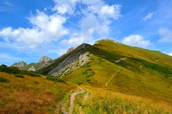Wandelingssleep op de bergrand, Hoge Tatras, Slowakije royalty-vrije stock fotografie Wandelingssleep op de bergrand, Hoge Tatras, Slowakije royalty-vrije stock fotografie