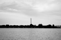 Washington, DC, USA E Washington Monument, Obelisk im National Mall Ansicht vom Fluss Rebecca 6 lizenzfreie stockfotos Washington, DC, USA E Washington Monument, Obelisk im National Mall Ansicht vom Fluss Rebecca 6 lizenzfreie stockfotos