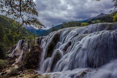 Wasserfälle im Jiuzhaigou, Sichuan, China lizenzfreie stockfotos Wasserfälle im Jiuzhaigou, Sichuan, China lizenzfreie stockfotos