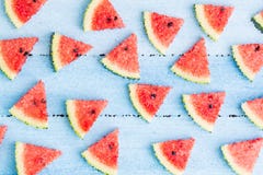 Wassermelonenmosaik-Wandhintergrund, Illustrationskunst-Entwurfshintergrund, abstrakter Hintergrund für Sommer stock abbildung Wassermelonenmosaik-Wandhintergrund, Illustrationskunst-Entwurfshintergrund, abstrakter Hintergrund für Sommer stock abbildung