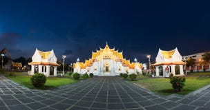 Wat benjamaborphit dusitvanaram or marble temple at twilight stock photos Wat benjamaborphit dusitvanaram or marble temple at twilight stock photos