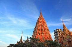Wat Tham Seua lizenzfreie stockfotos Wat Tham Seua lizenzfreie stockfotos