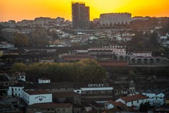 Weergeven van de beroemdste kelderwijn van porto royalty-vrije stock afbeeldingen Weergeven van de beroemdste kelderwijn van porto royalty-vrije stock afbeeldingen