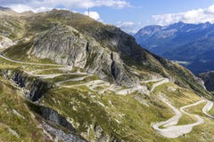 Wegtremola aan Gotthard-pas in Zwitserland royalty-vrije stock foto Wegtremola aan Gotthard-pas in Zwitserland royalty-vrije stock foto
