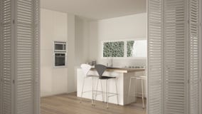 Wei?e Faltt?r?ffnung auf moderner wei?er K?che mit Insel, Schemeln, Bandfenster und Parkettboden, wei?e Innenarchitektur, lizenzfreie abbildung Wei?e Faltt?r?ffnung auf moderner wei?er K?che mit Insel, Schemeln, Bandfenster und Parkettboden, wei?e Innenarchitektur, lizenzfreie abbildung