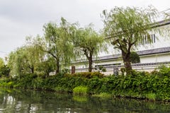 Weidenbäume und -ansicht vom traditionellen Boot bereisen in Yanagawa, Fukuoka Lizenzfreies Stockfoto Weidenbäume und -ansicht vom traditionellen Boot bereisen in Yanagawa, Fukuoka Lizenzfreies Stockfoto