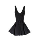 Weinig Zwarte Kleding modieus concept Geïsoleerde Witte backgro royalty-vrije stock foto's Weinig Zwarte Kleding modieus concept Geïsoleerde Witte backgro royalty-vrije stock foto's