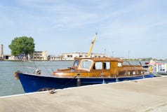 Weinleseholzboot lizenzfreie stockfotos Weinleseholzboot lizenzfreie stockfotos