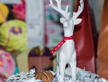 Weißes Ren für Tischschmuck lizenzfreie stockbilder Weißes Ren für Tischschmuck lizenzfreie stockbilder