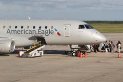 Weißkopfseeadlerfläche auf Asphalt am La Romana International Airport stockbilder Weißkopfseeadlerfläche auf Asphalt am La Romana International Airport stockbilder