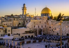 The Western Wall and Golden Dome mosque, Jerusalem, Israel Royalty Free Stock Images The Western Wall and Golden Dome mosque, Jerusalem, Israel Royalty Free Stock Images
