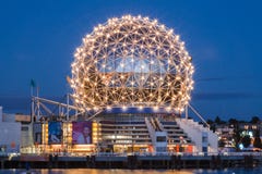 Wetenschapswereld Vancouver bij Nacht royalty-vrije stock foto Wetenschapswereld Vancouver bij Nacht royalty-vrije stock foto