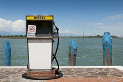 white för pump för bakgrundsbildetalj bränsle isolerad arkivfoto white för pump för bakgrundsbildetalj bränsle isolerad arkivfoto