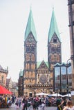 Widok Bremen targowy kwadrat z statuą i tłumem ludzie urzędu miasta, Roland, dziejowy centrum, Niemcy Obrazy Royalty Free Widok Bremen targowy kwadrat z statuą i tłumem ludzie urzędu miasta, Roland, dziejowy centrum, Niemcy Obrazy Royalty Free