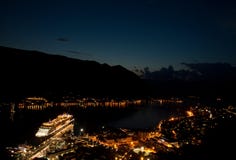 widok Kotor przy nocą obraz stock widok Kotor przy nocą obraz stock