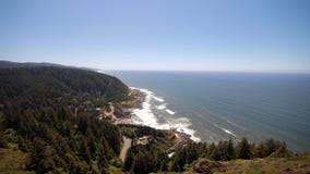 Widok od przylądka Perpetua Przegapia, Oregon wybrzeże fotografia stock Widok od przylądka Perpetua Przegapia, Oregon wybrzeże fotografia stock