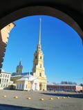 Widok od łuku przy katedrą obrazy stock Widok od łuku przy katedrą obrazy stock