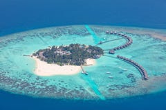 Widok z lotu ptaka na Maldives wyspie, Raa atol obrazy royalty free Widok z lotu ptaka na Maldives wyspie, Raa atol obrazy royalty free