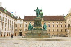 WIEDEŃ AUSTRIA, STYCZEŃ, - 8, 2019: Zabytek cesarz Franz przy Hofburg pałac w Wiedeń, Austria zdjęcie stock WIEDEŃ AUSTRIA, STYCZEŃ, - 8, 2019: Zabytek cesarz Franz przy Hofburg pałac w Wiedeń, Austria zdjęcie stock