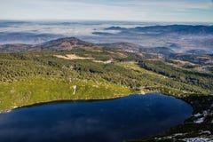 Wielki Staw e montagna-Krkonose, rappresentante ceco immagini stock libere da diritti Wielki Staw e montagna-Krkonose, rappresentante ceco immagini stock libere da diritti
