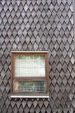 Windows in Cedar Shake Siding fotografia stock Windows in Cedar Shake Siding fotografia stock