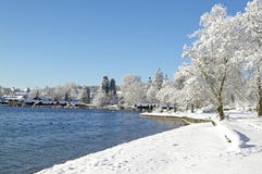 Winter in Tutzing auf See Starnberg, Deutschland lizenzfreies stockfoto Winter in Tutzing auf See Starnberg, Deutschland lizenzfreies stockfoto
