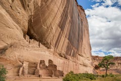 Wit huisruïnes in Canyon DE Chelly National Monument Stock Foto Wit huisruïnes in Canyon DE Chelly National Monument Stock Foto