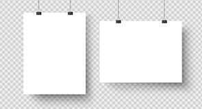 Witte lege affiches die op bindmiddelen hangen A4 document pagina, blad op muur Vectormodel royalty-vrije illustratie Witte lege affiches die op bindmiddelen hangen A4 document pagina, blad op muur Vectormodel royalty-vrije illustratie