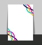 Witte vlieger, malplaatjelay-out met kleurrijke abstracte golven Van de bedrijfs rapportdekking A4 drukmalplaatje Vector eps10 stock illustratie Witte vlieger, malplaatjelay-out met kleurrijke abstracte golven Van de bedrijfs rapportdekking A4 drukmalplaatje Vector eps10 stock illustratie