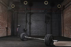 0Workout γυμναστική με το διαγώνιο κατάλληλο εξοπλισμό Γυμναστικά δαχτυλίδια φραγμών Barbell οριζόντια στοκ εικόνα 0Workout γυμναστική με το διαγώνιο κατάλληλο εξοπλισμό Γυμναστικά δαχτυλίδια φραγμών Barbell οριζόντια στοκ εικόνα