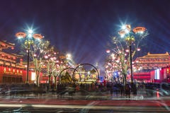 Xi ?, China - 13 Februari, 2019 De menigte bij Toneelvlek voor viert Chinees de lentefestival stock afbeeldingen Xi ?, China - 13 Februari, 2019 De menigte bij Toneelvlek voor viert Chinees de lentefestival stock afbeeldingen