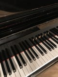 yamaha pianino Fotografia Royalty Free yamaha pianino Fotografia Royalty Free