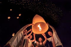 Yee Peng Festival alla provincia di Chiangmai, Tailandia fotografia stock libera da diritti Yee Peng Festival alla provincia di Chiangmai, Tailandia fotografia stock libera da diritti