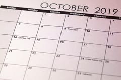 Yom Kippur dans le calendrier de foyer sélectif en octobre 2019 Image modifiée la tonalité photo libre de droits Yom Kippur dans le calendrier de foyer sélectif en octobre 2019 Image modifiée la tonalité photo libre de droits