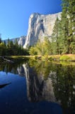 Yosemite Nationalpark - Reflexionen auf EL Capitan stockbilder Yosemite Nationalpark - Reflexionen auf EL Capitan stockbilder