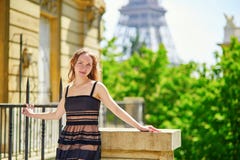 https://thumbs.dreamstime.com/t/young-beautiful-elegant-parisian-woman-street-near-eiffel-tower-paris-54223689.jpg