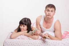 Young couple is not enough money to buy an apartment