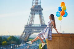https://thumbs.dreamstime.com/t/young-woman-bunch-balloons-near-eiffel-tower-beautiful-colorful-paris-france-102911550.jpg