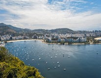 Zadziwiać Rio De Janeiro widok nad Cukrowym bochenkiem fotografia stock Zadziwiać Rio De Janeiro widok nad Cukrowym bochenkiem fotografia stock
