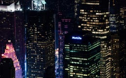 Zadziwiać NYC nocy widok z lotu ptaka Manhattan okręg USA obrazy royalty free Zadziwiać NYC nocy widok z lotu ptaka Manhattan okręg USA obrazy royalty free