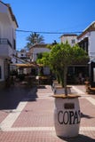 ZAHARA DE LOS ATUNES ΚΟΣΤΑ ΝΤΕ ΛΑ ΛΟΥΘ, ΙΣΠΑΝΙΑΣ - 19 ΙΟΥΝΙΟΥ, 2016: Για τους πεζούς περιοχή στο κέντρο πόλεων με τους φραγμούς κ στοκ εικόνες ZAHARA DE LOS ATUNES ΚΟΣΤΑ ΝΤΕ ΛΑ ΛΟΥΘ, ΙΣΠΑΝΙΑΣ - 19 ΙΟΥΝΙΟΥ, 2016: Για τους πεζούς περιοχή στο κέντρο πόλεων με τους φραγμούς κ στοκ εικόνες