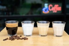 Zakończenie dlaczego robić lodowej latte kawie składnik kawa espresso zdjęcia stock Zakończenie dlaczego robić lodowej latte kawie składnik kawa espresso zdjęcia stock
