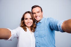 Zamyka w górę portreta młody caucasian, atrakcyjny, uroczy, śliczny, obrazy royalty free Zamyka w górę portreta młody caucasian, atrakcyjny, uroczy, śliczny, obrazy royalty free