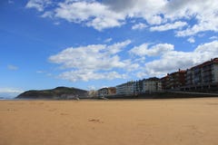 Zarautz plaża w słonecznym dniu obraz stock Zarautz plaża w słonecznym dniu obraz stock