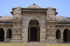 Zewnętrzny widok Nagina Masjid meczet, budujący z czystym bielu kamieniem UNESCO ochraniał Champaner, Pavagadh Archeologicznego p obraz royalty free Zewnętrzny widok Nagina Masjid meczet, budujący z czystym bielu kamieniem UNESCO ochraniał Champaner, Pavagadh Archeologicznego p obraz royalty free
