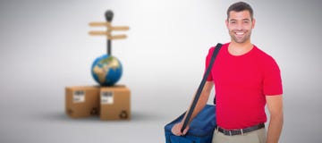 Zusammengesetztes Bild des Pizzaboten Tasche halten lizenzfreie stockbilder Zusammengesetztes Bild des Pizzaboten Tasche halten lizenzfreie stockbilder