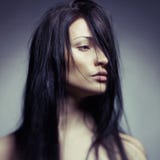 Het portret van de kunst van een mooie jonge dame stock foto Het portret van de kunst van een mooie jonge dame stock foto