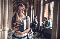 ¡La vida de la universidad es el mejor tiempo! imagen de archivo ¡La vida de la universidad es el mejor tiempo! imagen de archivo