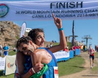 ¡Número uno! Final de funcionamiento de la raza de campeonatos de la montaña del mundo - los italianos celebran su logro imágenes de archivo libres de regalías ¡Número uno! Final de funcionamiento de la raza de campeonatos de la montaña del mundo - los italianos celebran su logro imágenes de archivo libres de regalías